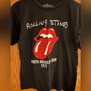 T-shirt with pull over